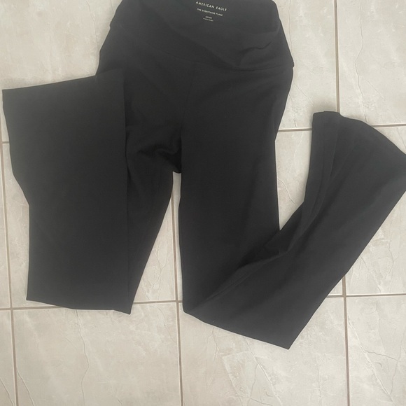 American Eagle Outfitters Women's Classic Black Flare Pants - Picture 1 of 2
